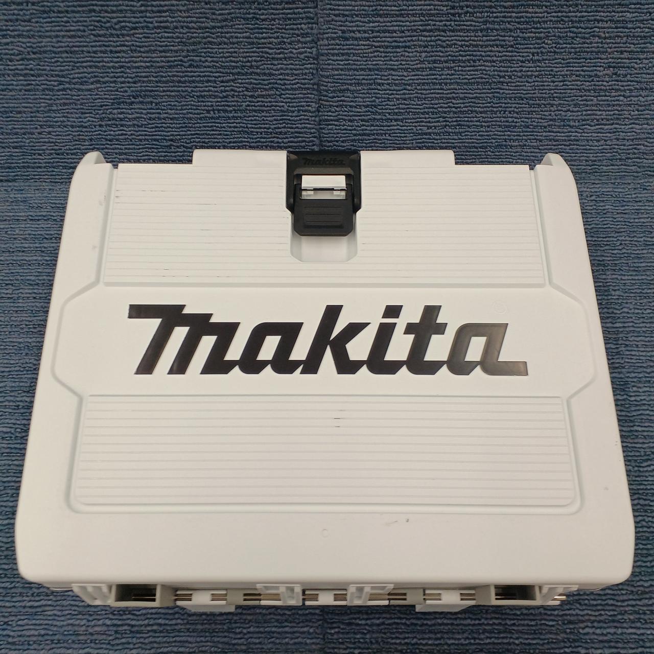 ケース全体的に汚れあります。