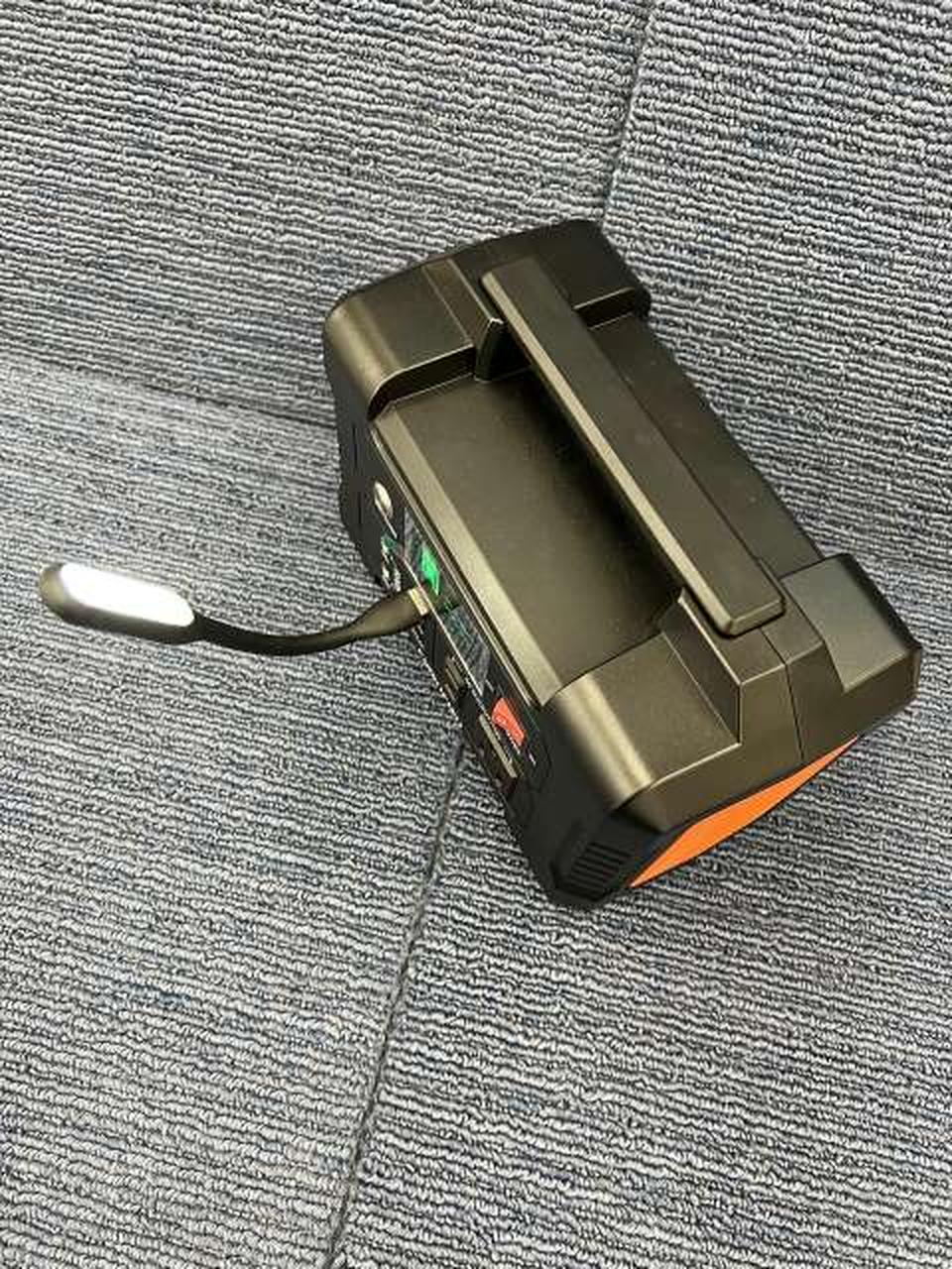 ライトユニットの光源、挿して上向きです。
