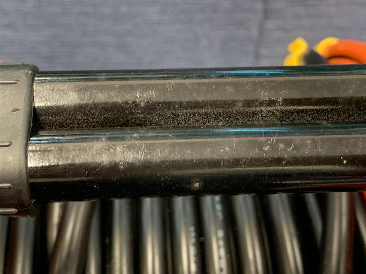 カビ様の腐食あります。