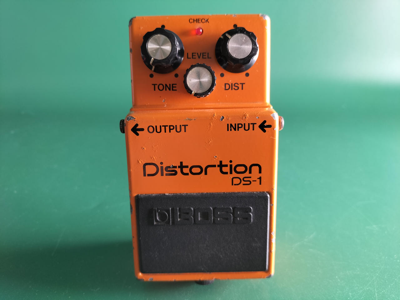 最終値下げ BOSS DS-1W 美品 BOSS DS-1-WH 【2024年限定カラー！】 ボス 【 エミフルMASAKI店