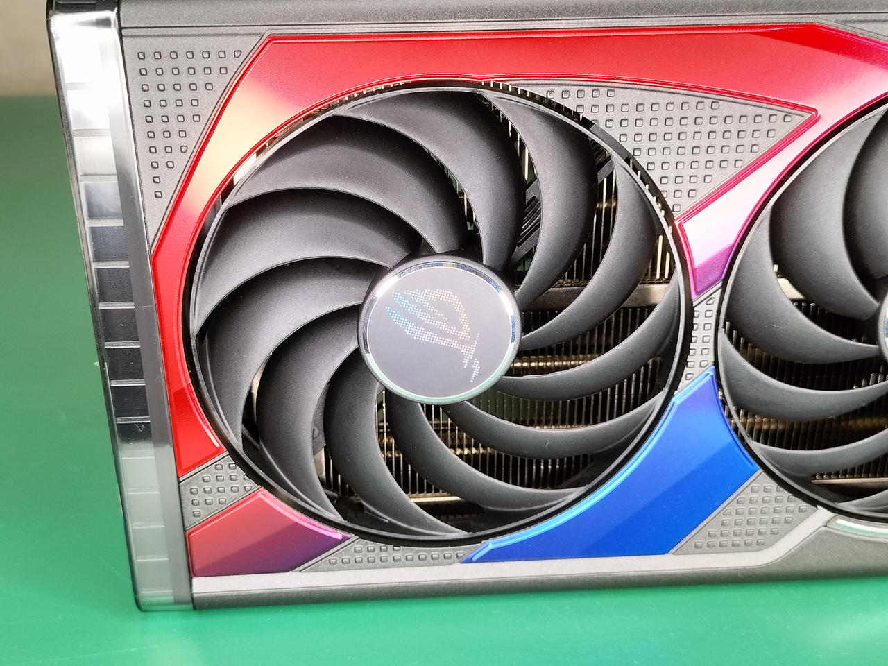 アスース(ASUS)|ROG-STRIX-RTX4070-O12G-GAMING|HARDOFFオフモール