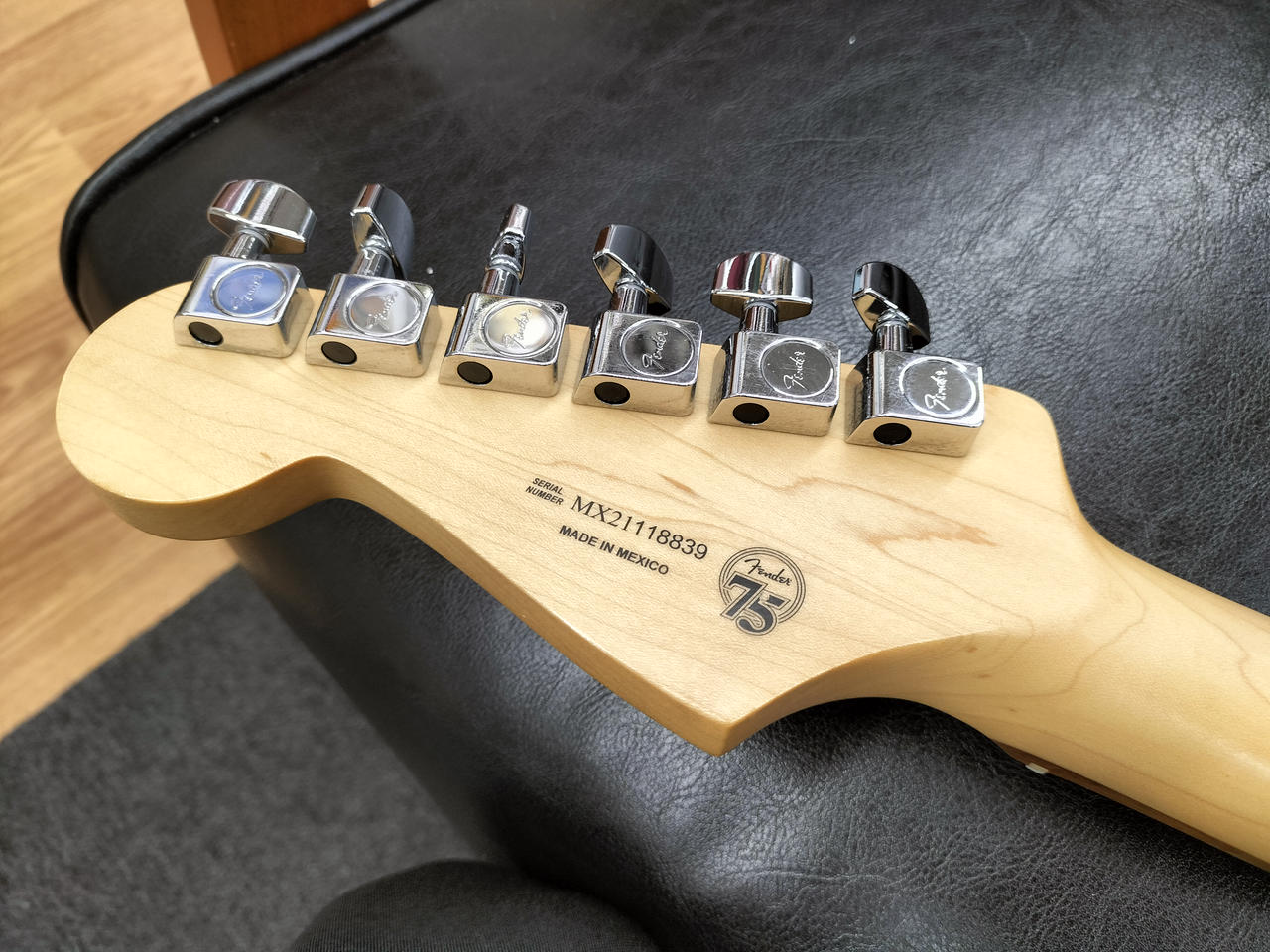 美品、Fender MEXICO Player 70th プロ調整済み Fender MEX 70th Anniversary Player Stratocaster (Nebula Noir