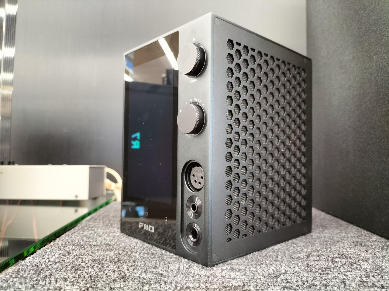 ジャンク品　FiiO R7 デジタルオーディオプレーヤー FiiO R7 DAC and Headphone Amp | Headphones.com