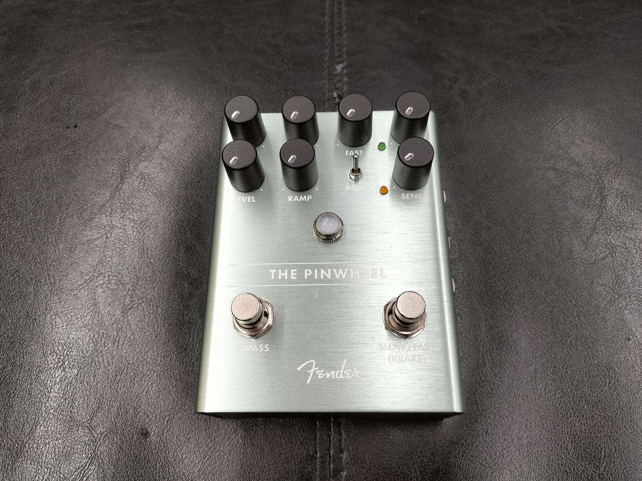 （美品）FENDER The Pinwheel エフェクター Fender The Pinwheel Rotary Speaker Emulator Effect Pedal