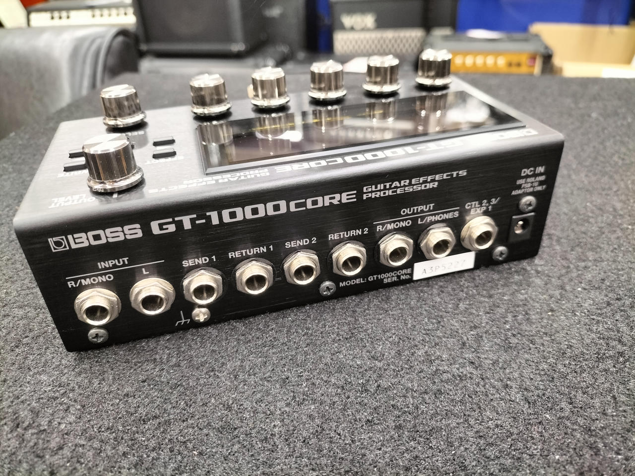 BOSS GT-1000CORE 美品 Amazon.com: Boss GT-1000CORE Guitar Effects Processor Bundle
