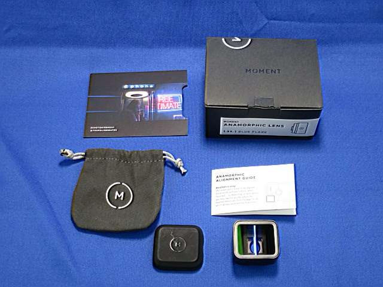 箱、冊子、レンズポーチ、レンズキャップ付