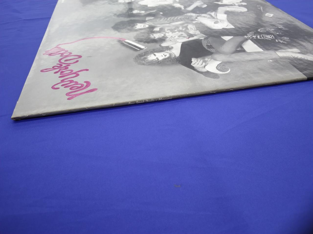 ジャケットにヨゴレ、軽微なイタミあり