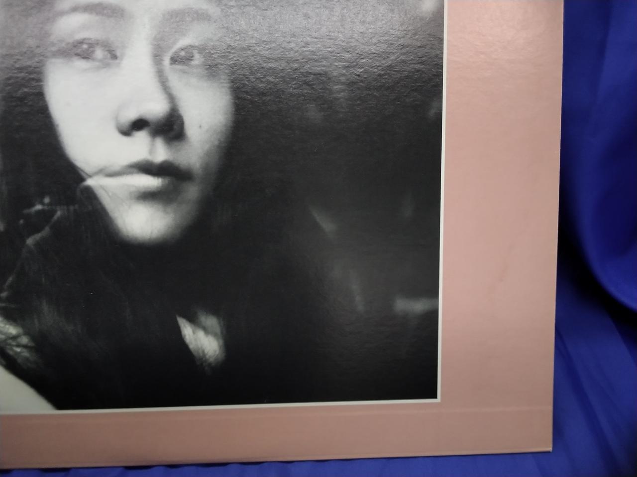 ジャケット見開きに軽微なヨゴレあり