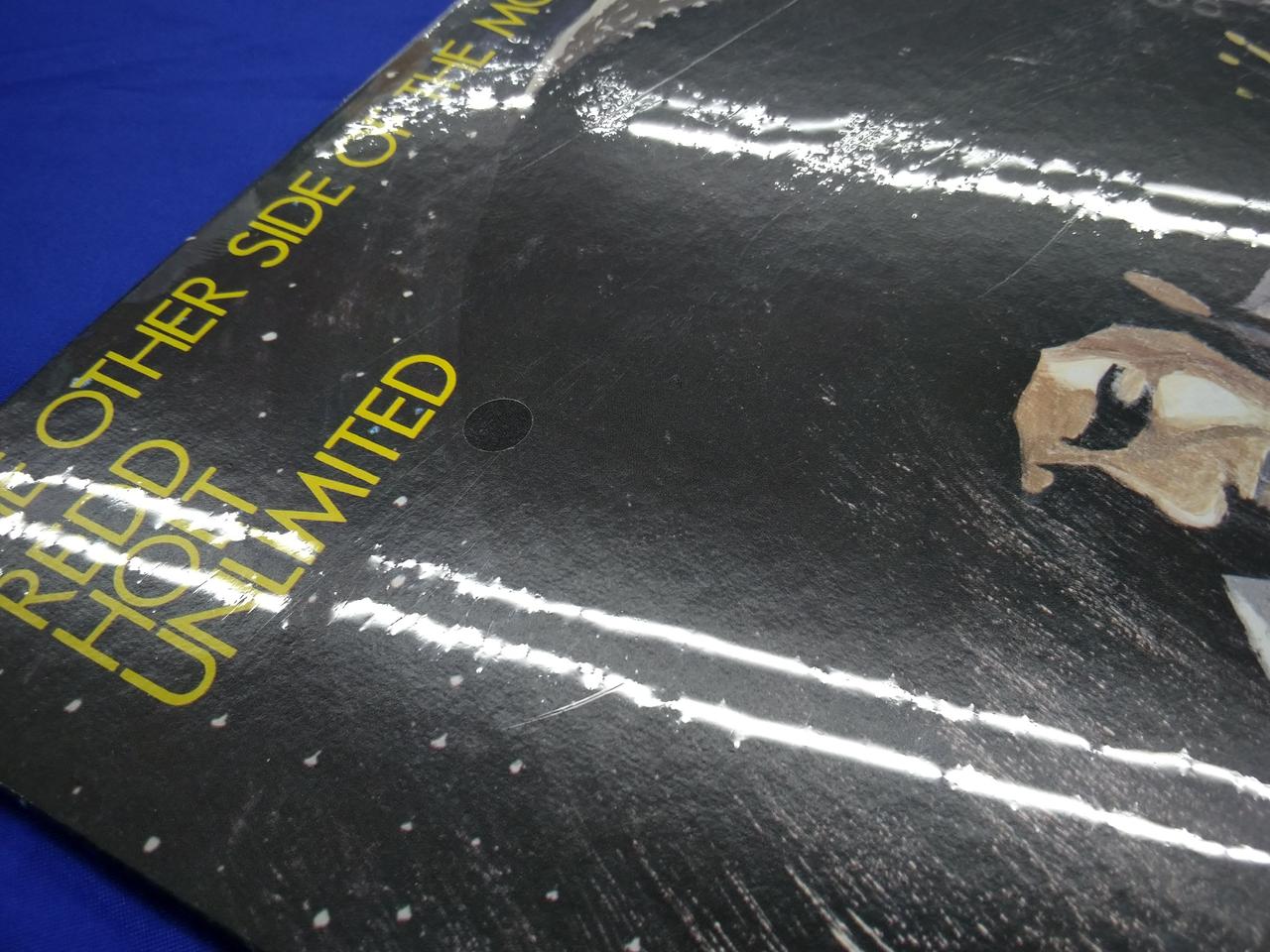 シュリンクに軽微な破れあり