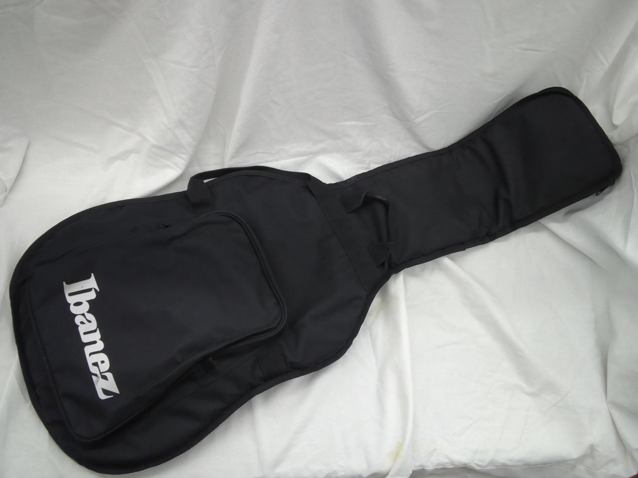 Ibanez製ソフトケース付属