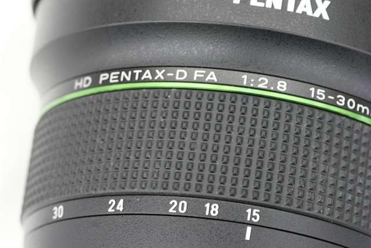 ラバー部分にホコリの付着があります