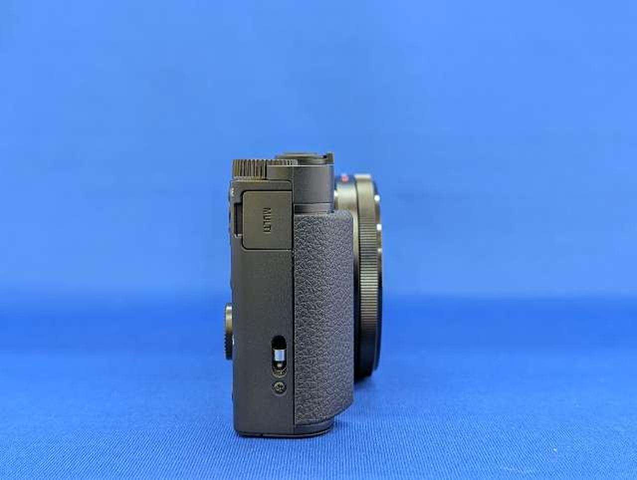 ソニー(SONY)|コンパクトデジタルカメラ+アクセサリキット