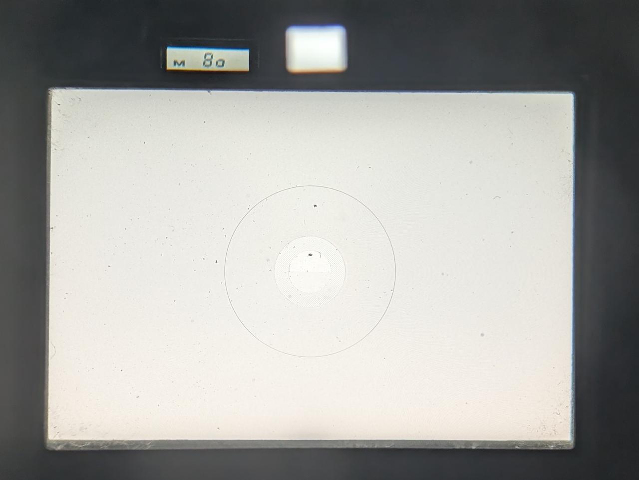 露出計動作しました。ホコリが見られます