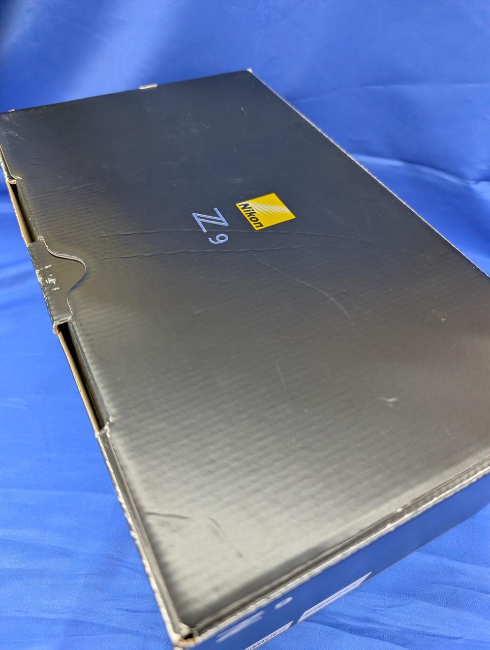 外箱にイタミあり