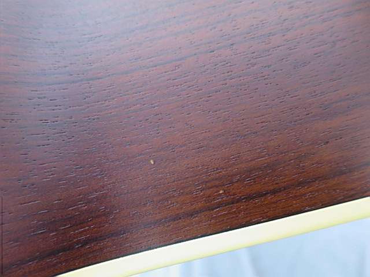 小さな打痕あり