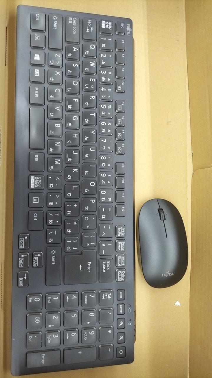 Windowsデスクトップ FUKUSUKE 富士通、世界最薄・最軽量の13.3型WindowsタブレットPC FMV LOOX