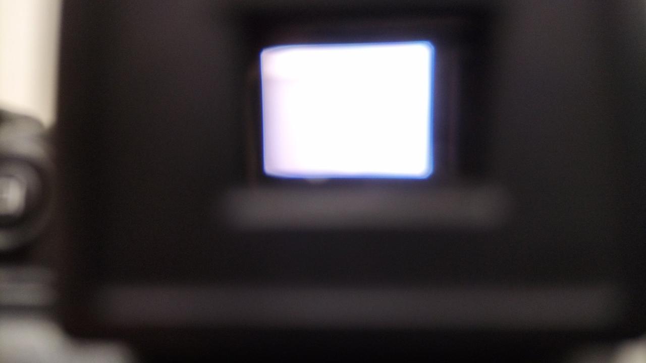電子ビューファインダー 正常に映りません