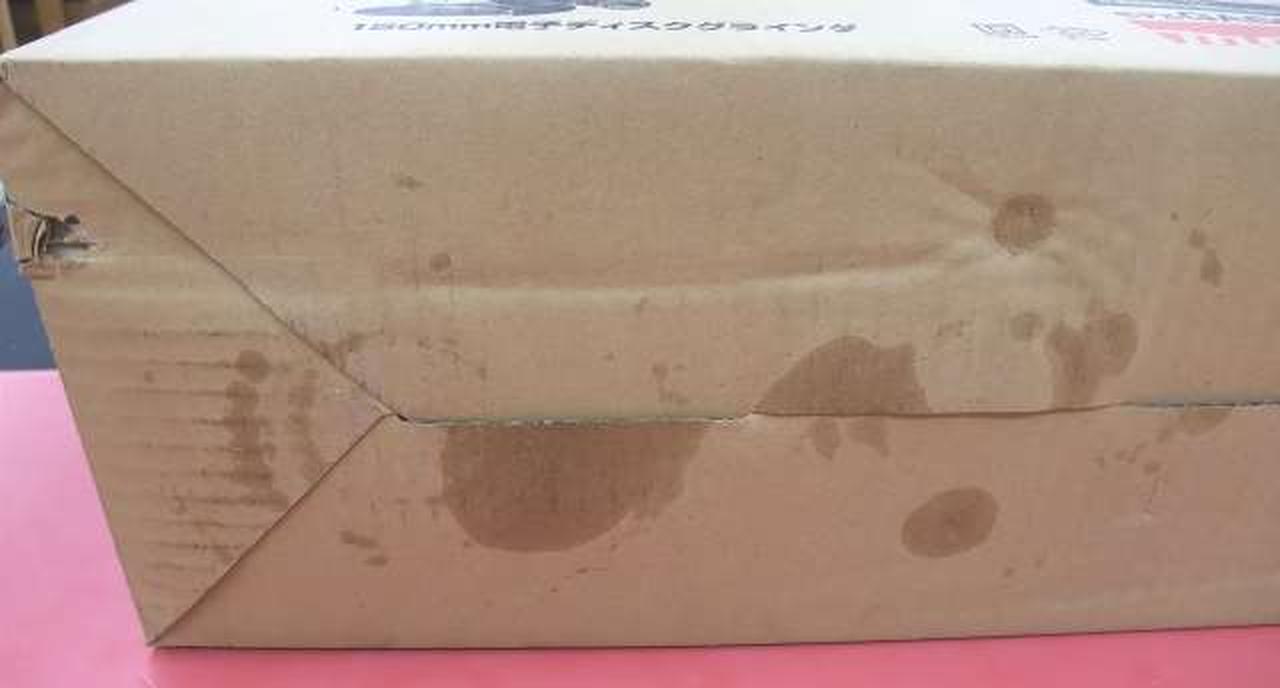 箱底面　汚れ・傷みあり
