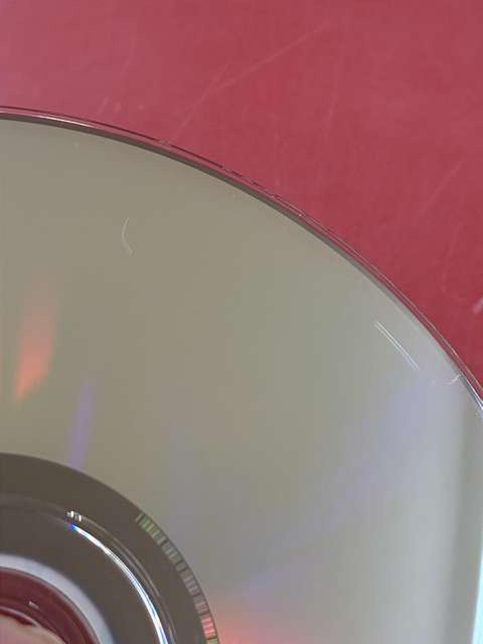 ディスク1　キズあり