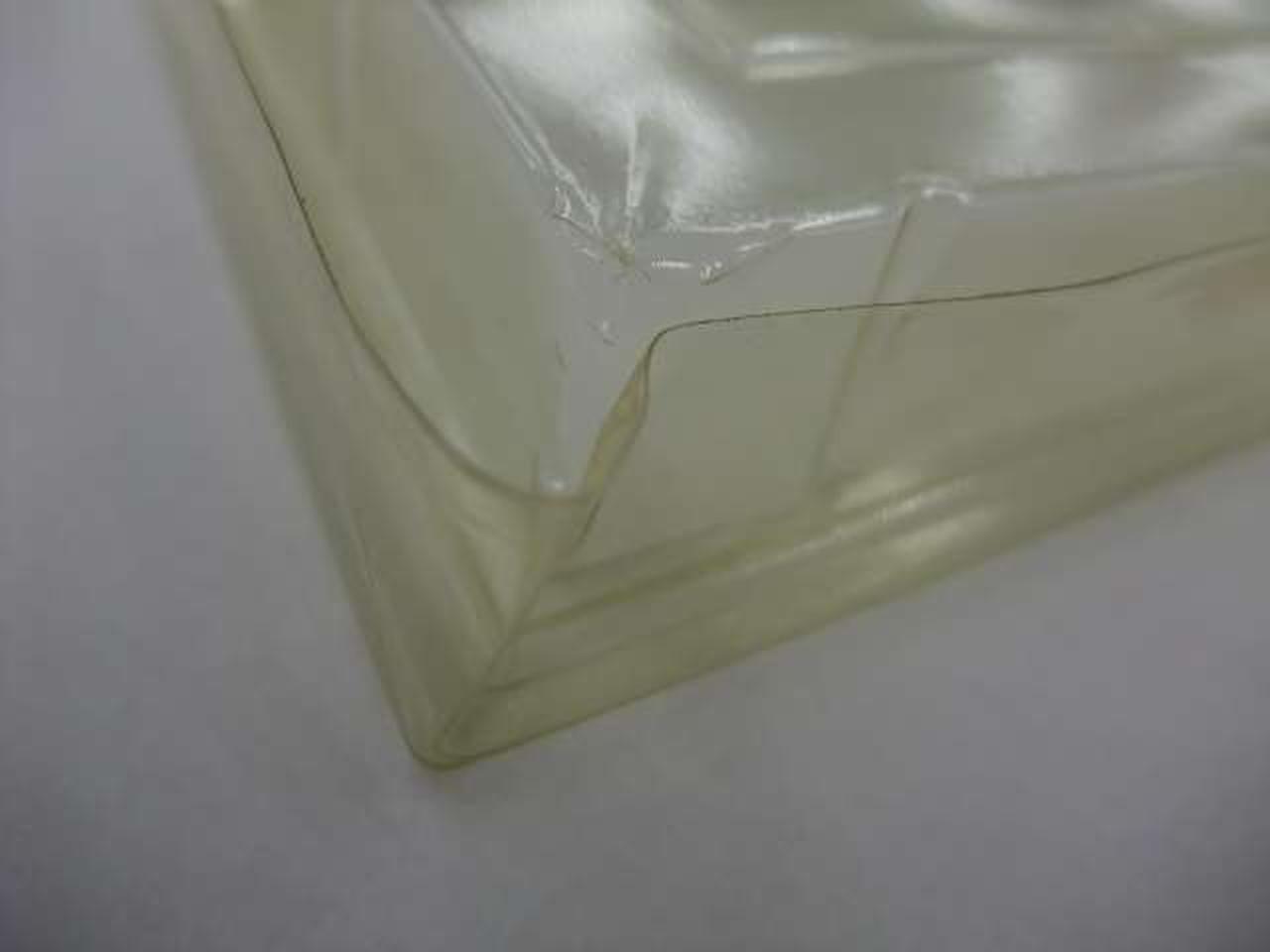 内箱、色あせ・つぶれあり