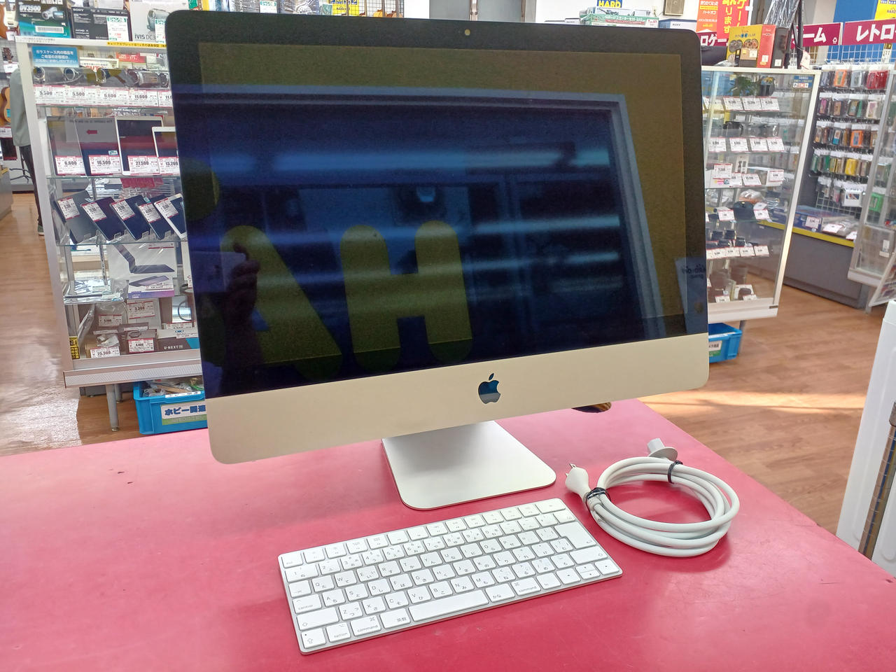Apple - 【美品】iMac Retina 4Kディスプレイモデル MNDY2J/A Apple iMac 21.5インチ Retina 4Kディスプレイモデル MRT42J/A