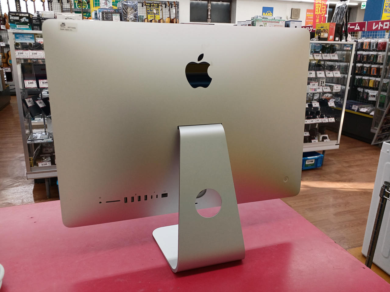 アップルコンピュータジャパン(APPLE)|iMac 21.5インチ Retina