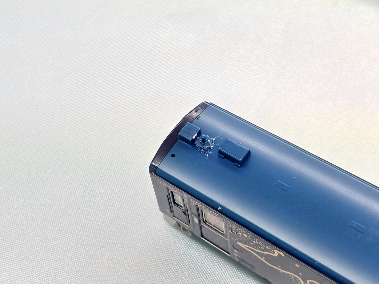 部品接着痕あり