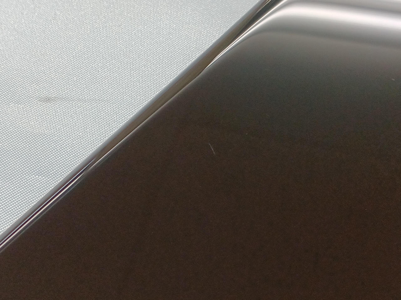 画面小キズあり