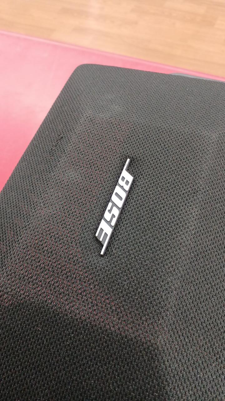 ややほつれ箇所や
白っぽくなった箇所あり