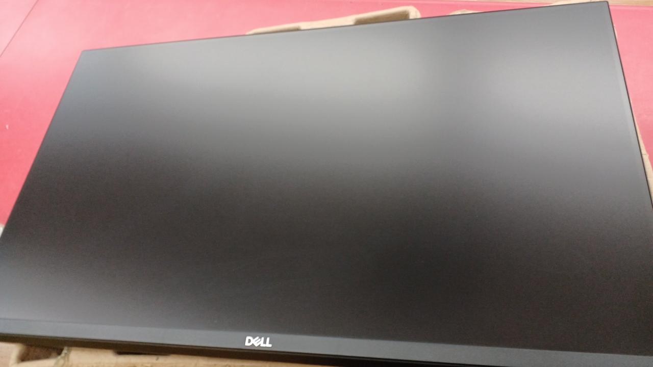 中古品です。
画面表面多少ヨゴレあります