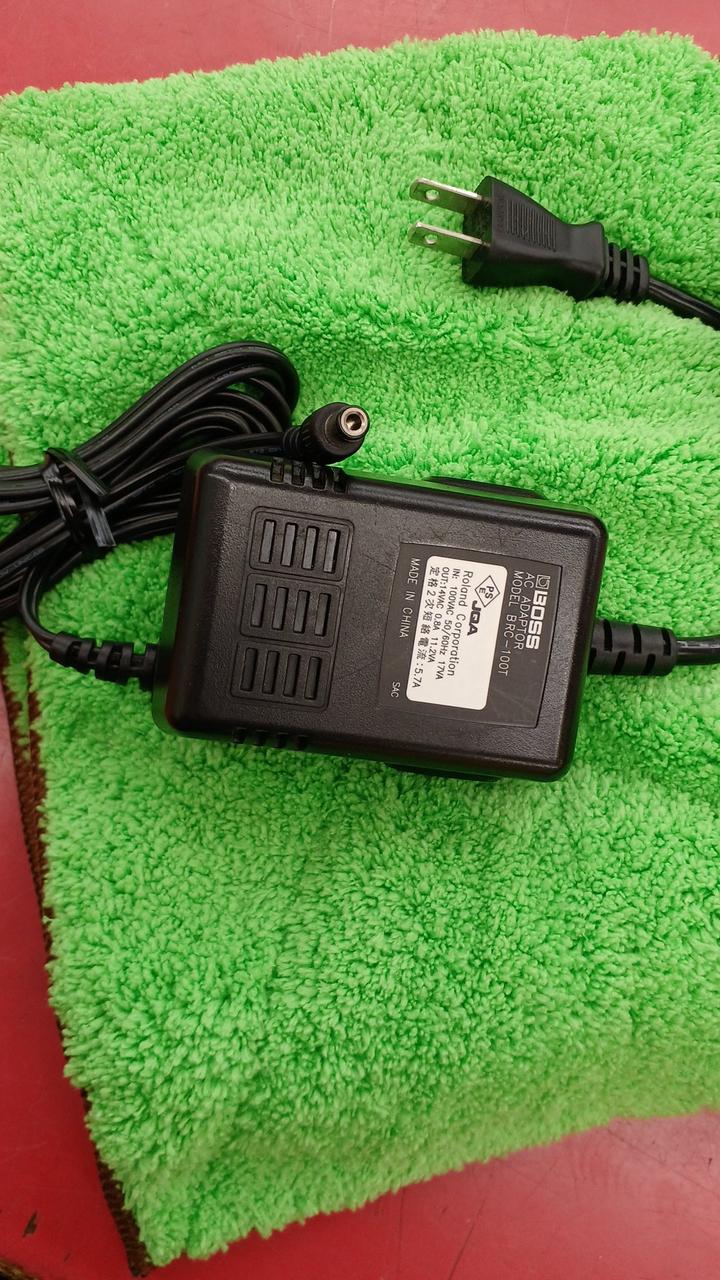 付属品はACアダプター
のみです