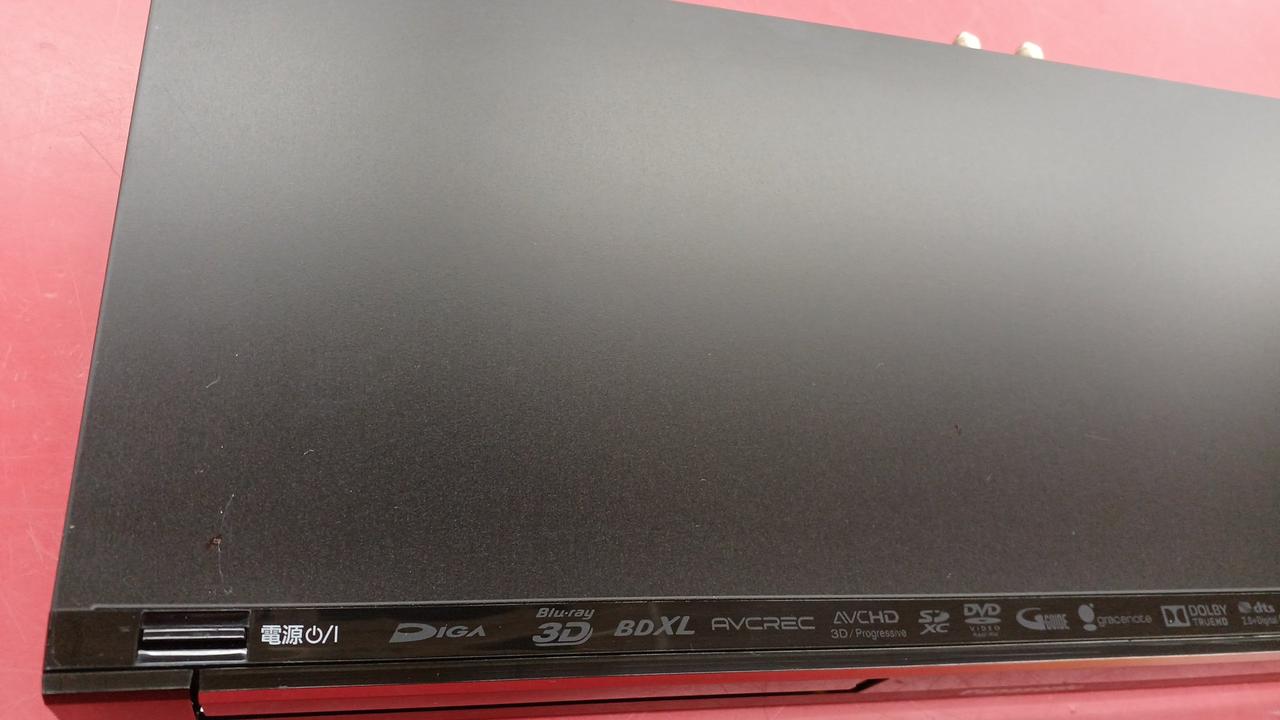 キズ・ヨゴレあり
スリキズ・点状のキズ