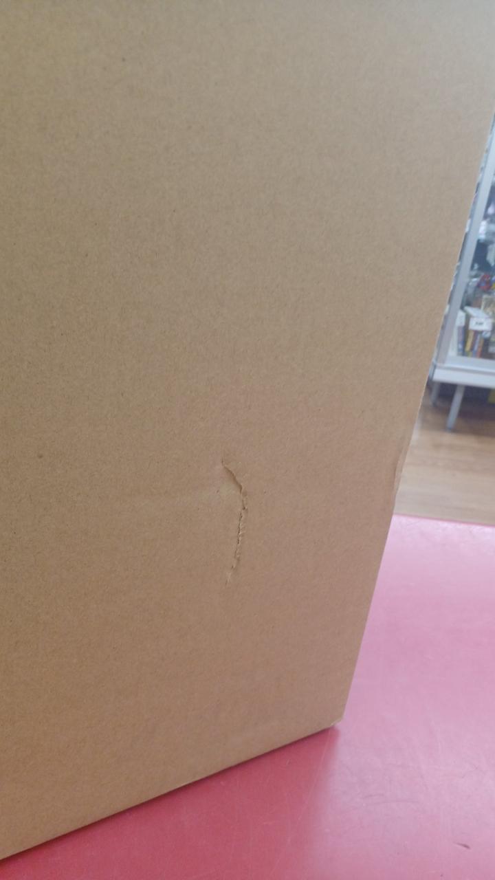 外箱には
やや傷みがあります