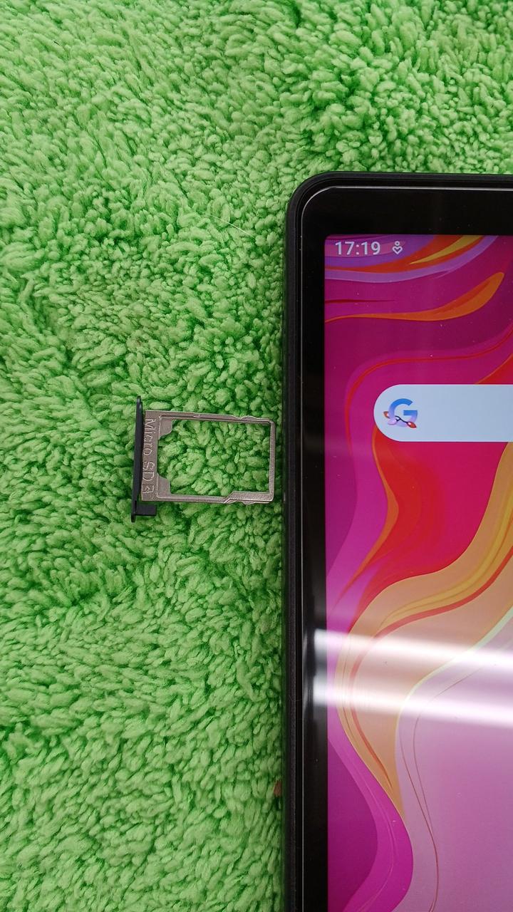 マイクロSDスロット