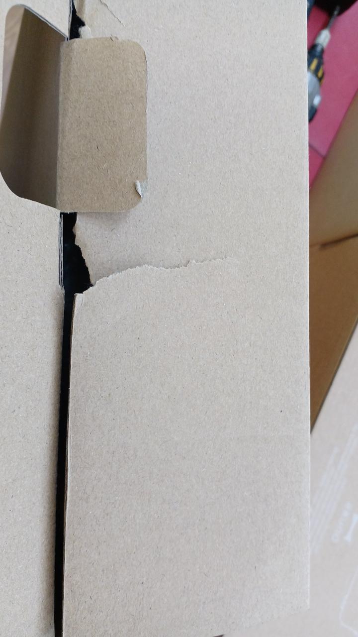 箱には傷みがあります