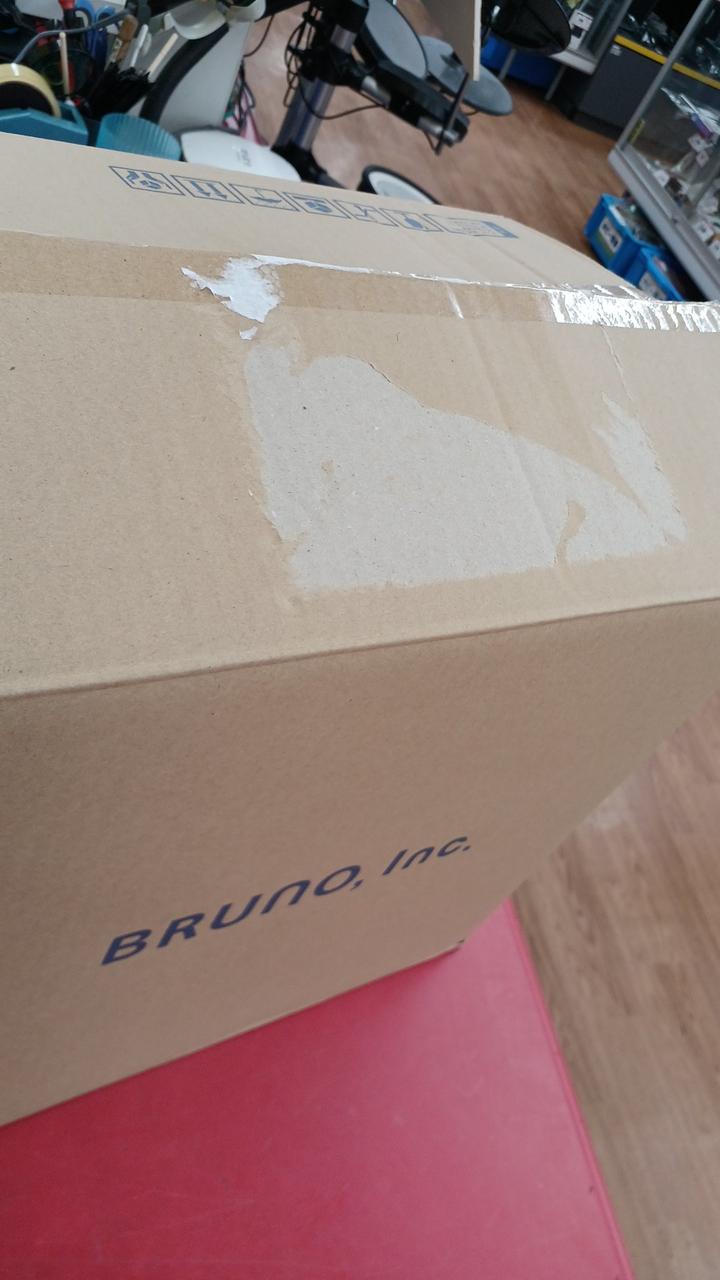 箱には傷みがあります