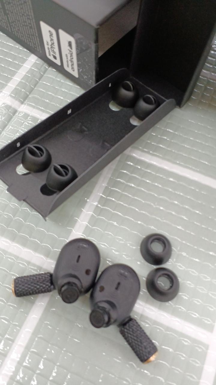 付属品は
外箱・説明書・替パットのみ