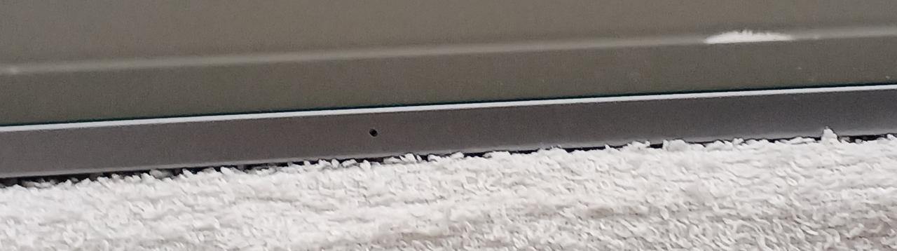 左側側面、中央