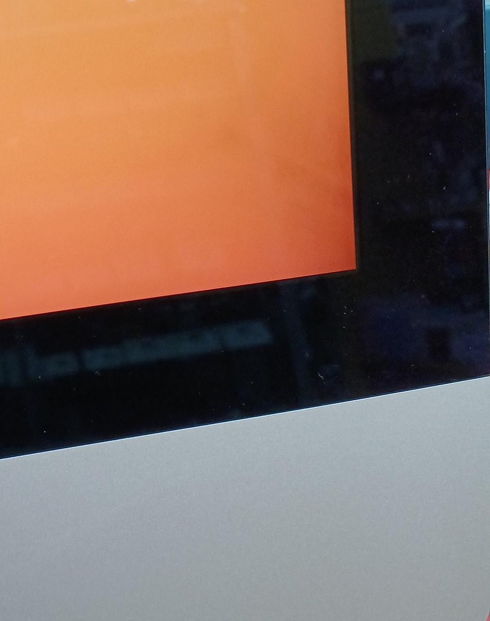 液晶滲み・右下