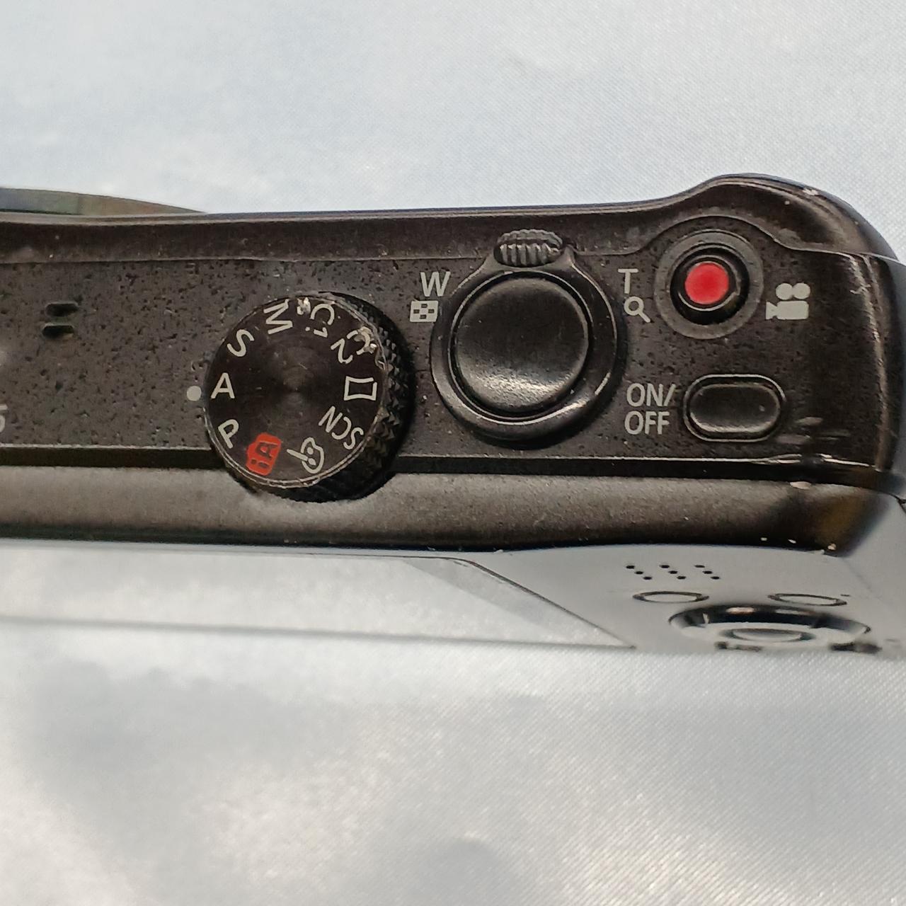 切り替えツマミに打痕キズあり