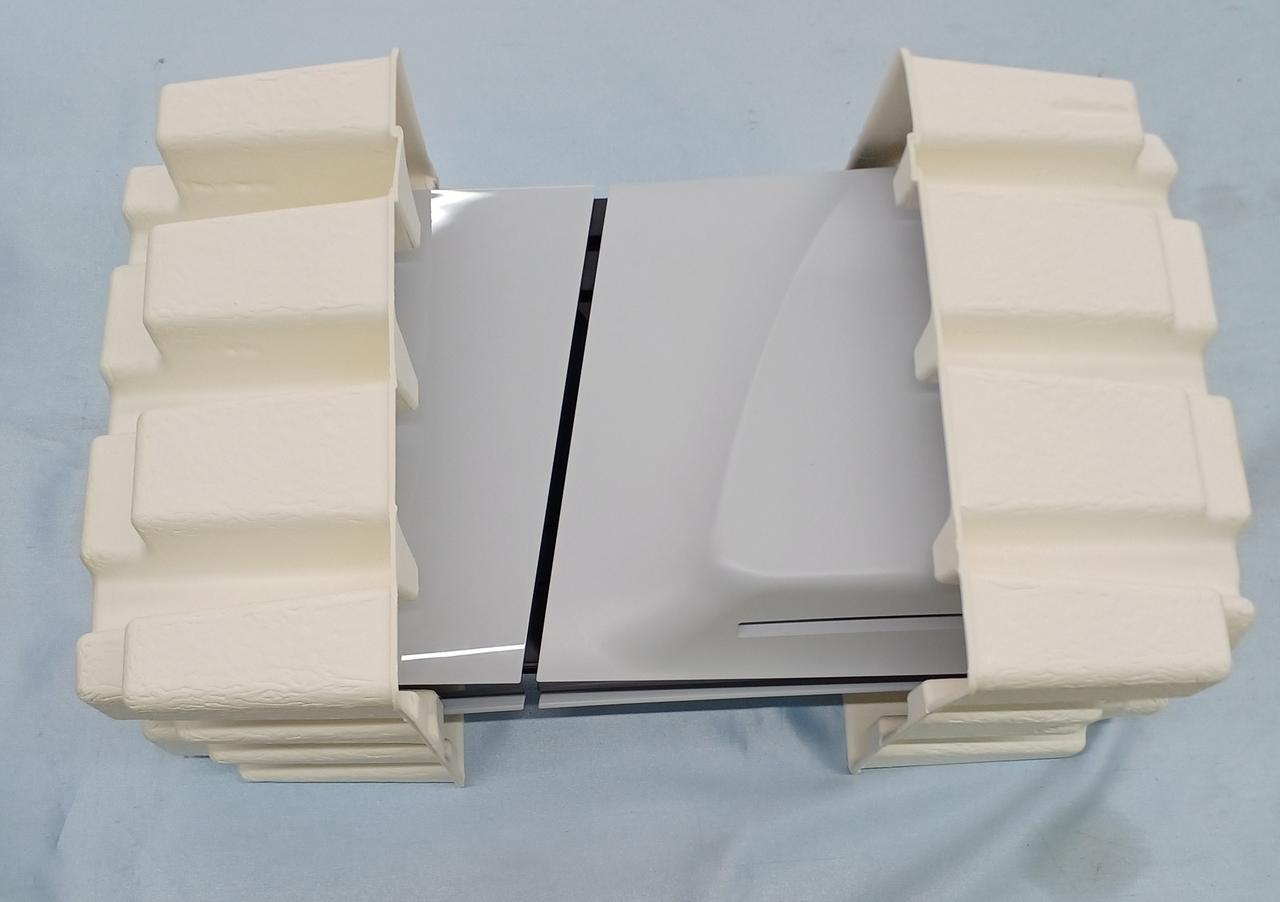 新品時の保護シートがありません