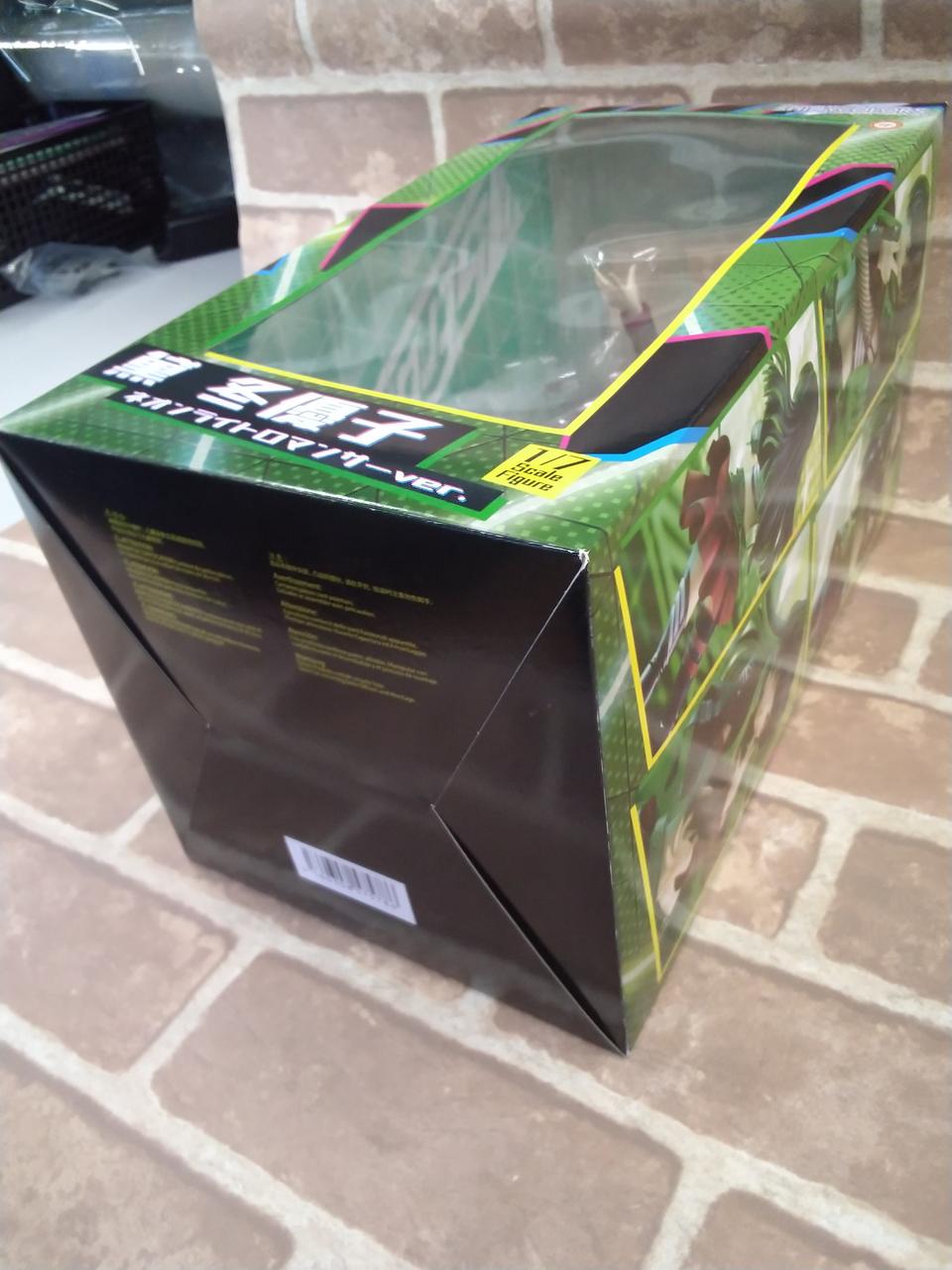 少し擦れキズあります