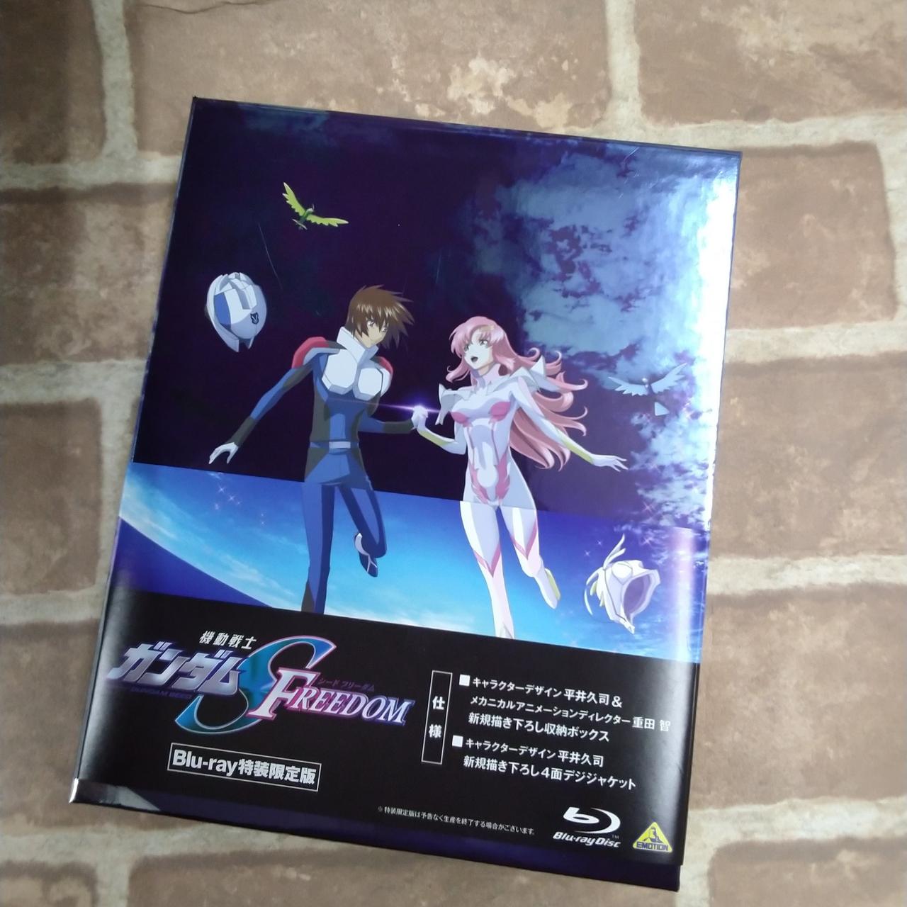 少しスリキズがあります。