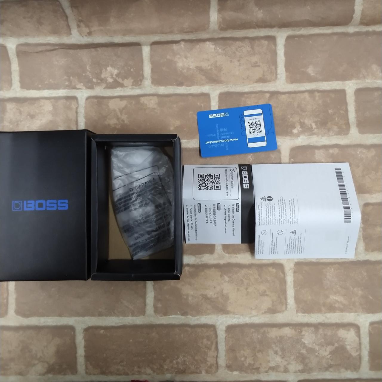 箱、擦れ汚れ少しあり