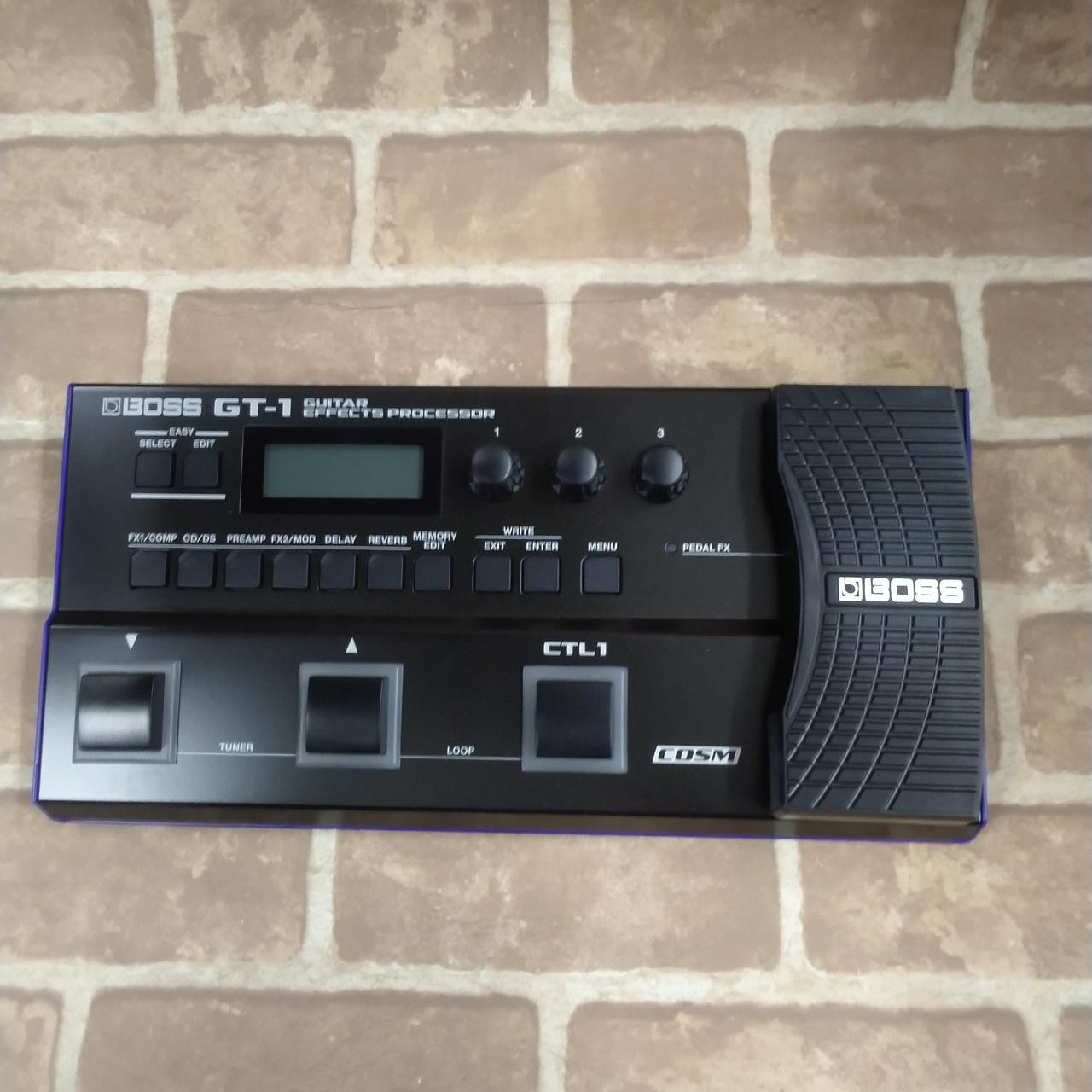 目立ったキズ汚れありません。