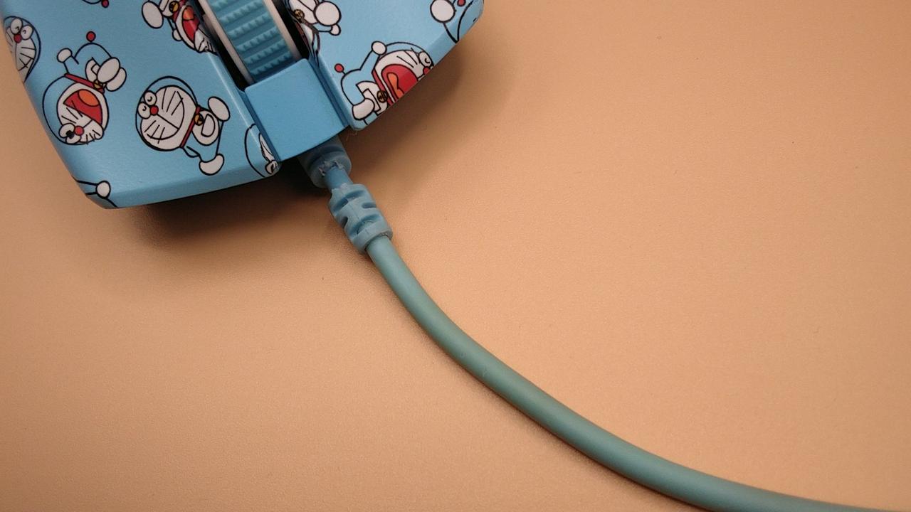 ケーブル根元割れています断線はしてません