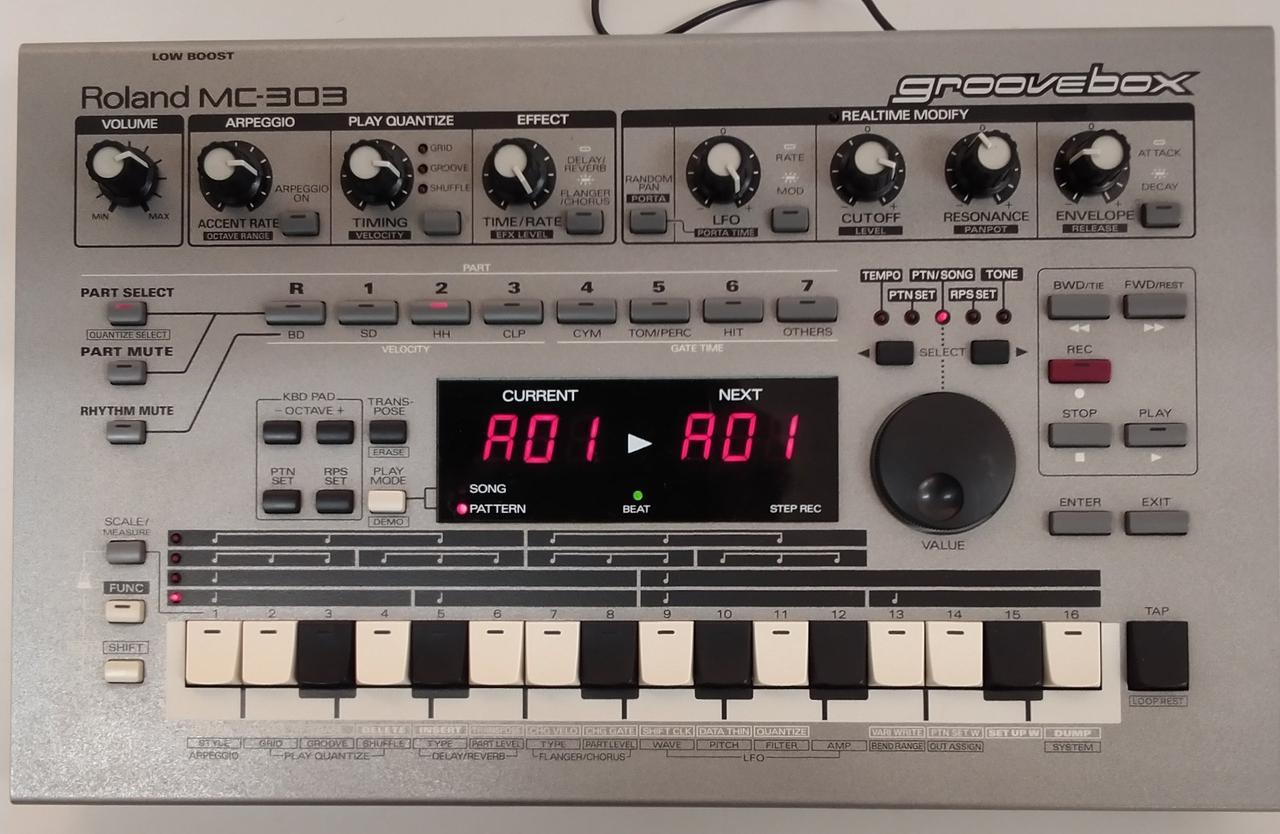 最終値下げ　Roland MC-303 シンセサイザー hq720.jpg?sqp=-