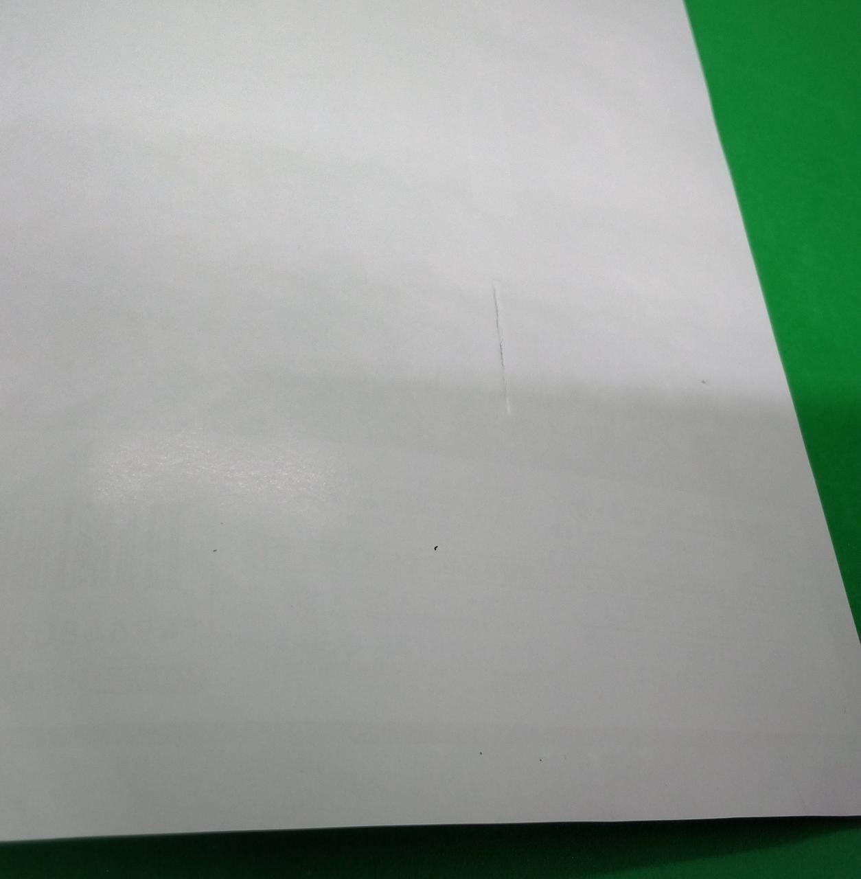 パッケージ紙に、破れキズもあります。