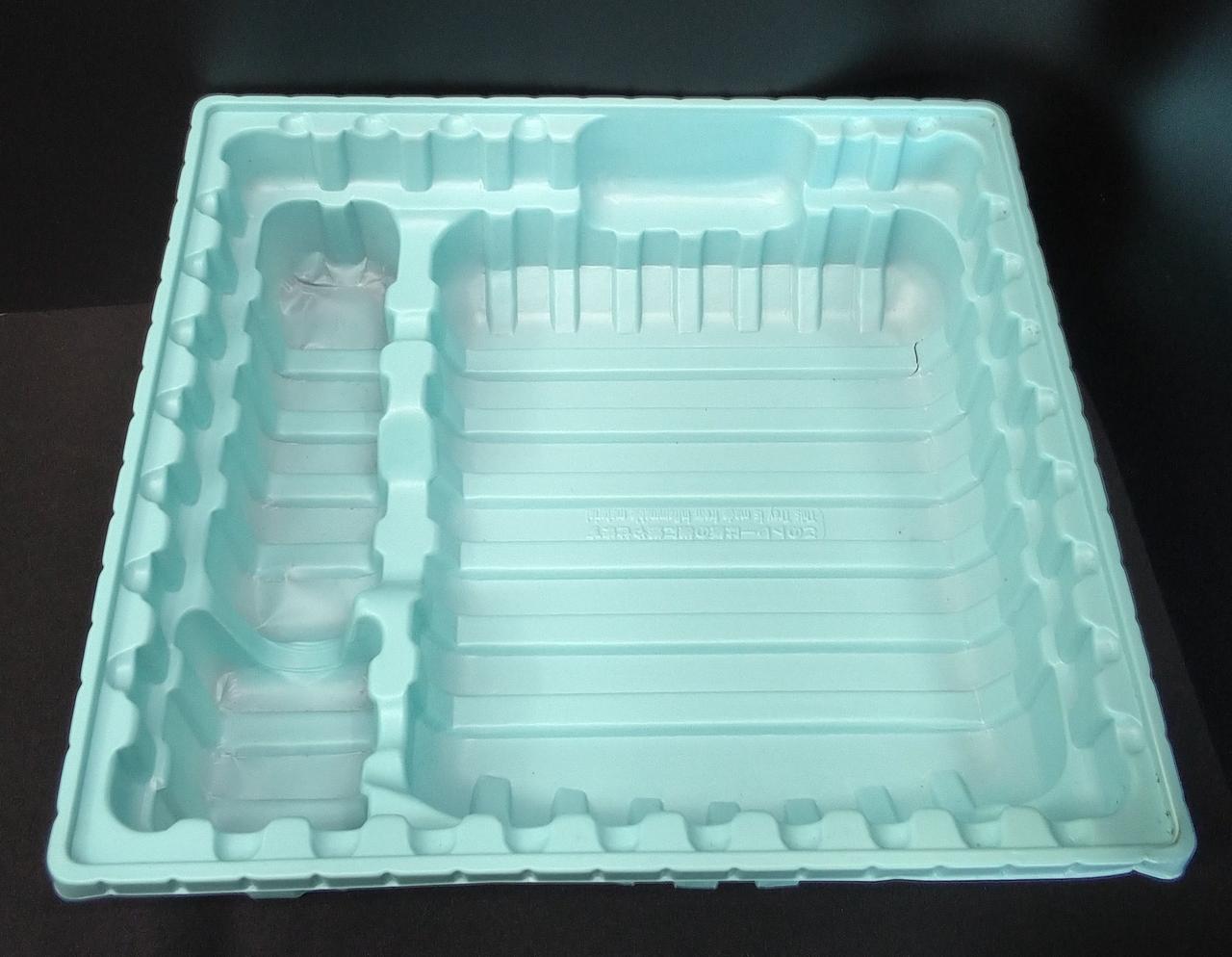 内側のプラスチックも、状態難ありです。