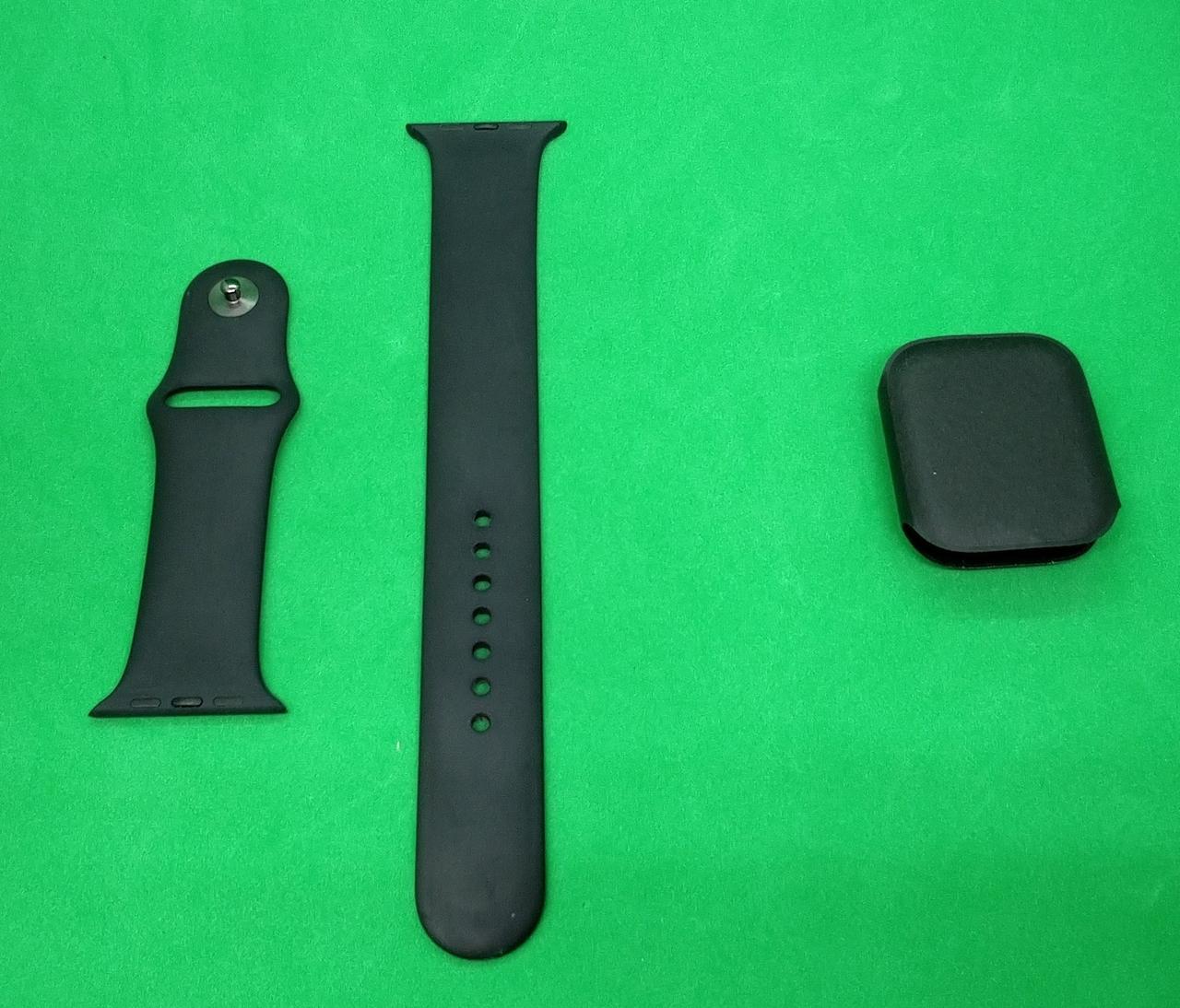 付属のバンドと本体収納ケースです。